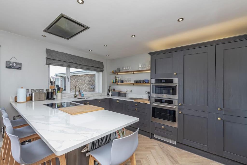 Family-Friendly Retreat Between Beach & Mountains Tremadog Exterior photo